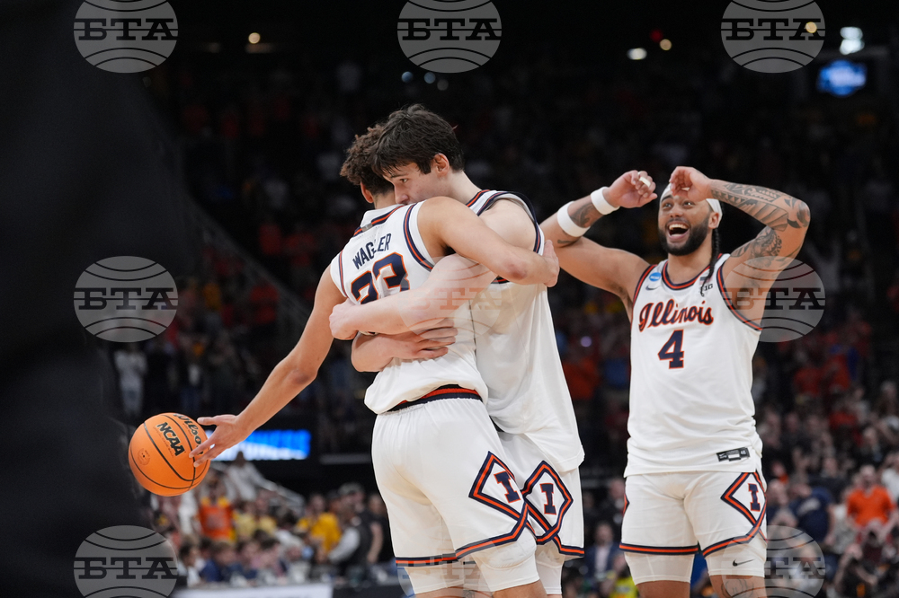 NCAA Iowa Illinois Basketball