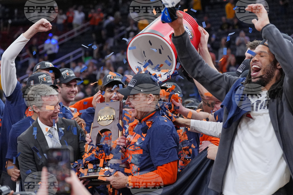 NCAA Iowa Illinois Basketball