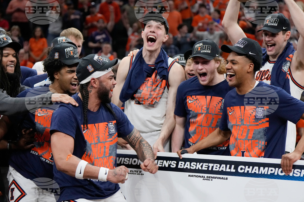 APTOPIX NCAA Iowa Illinois Basketball