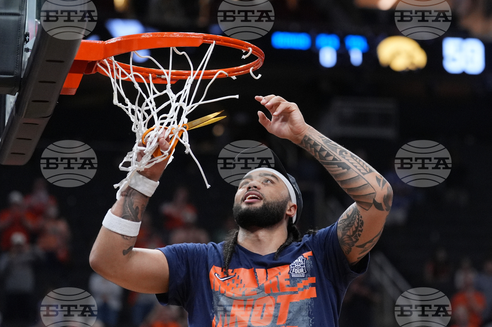 NCAA Iowa Illinois Basketball