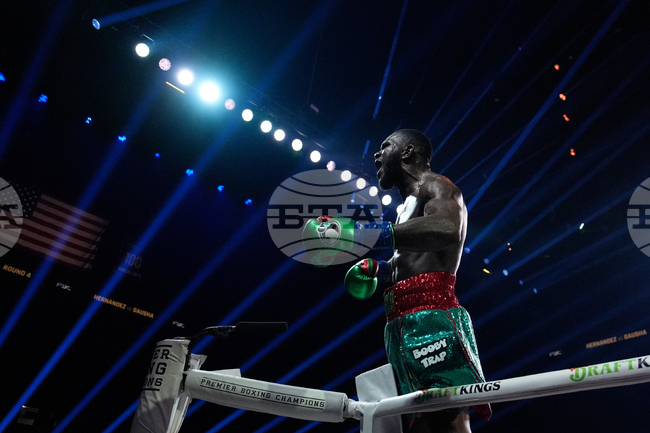 APTOPIX Hernandez Gausha Boxing