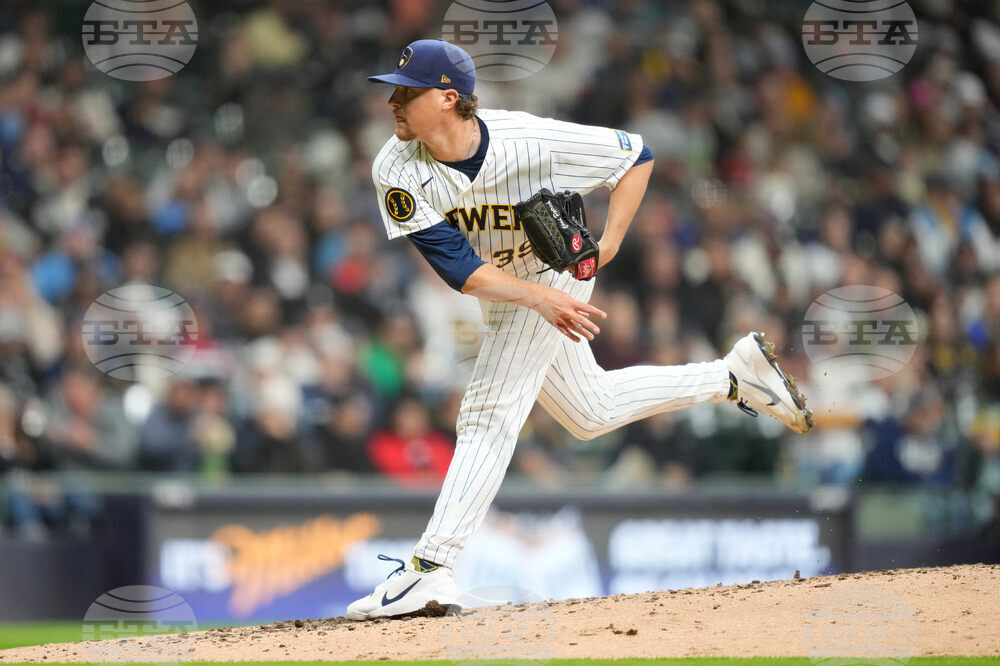 White Sox Brewers Baseball