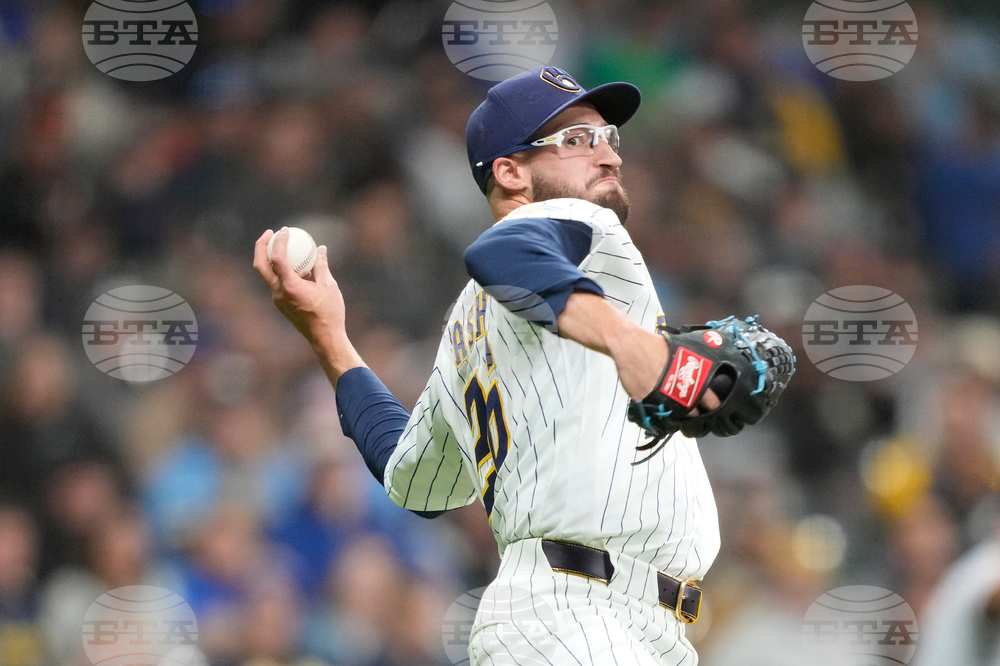 White Sox Brewers Baseball