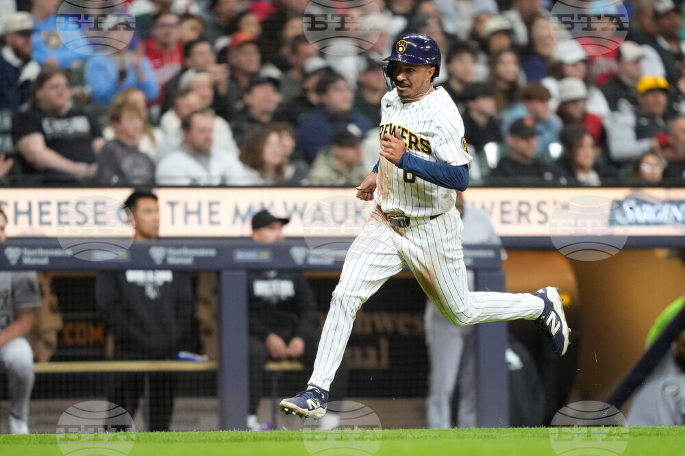 White Sox Brewers Baseball