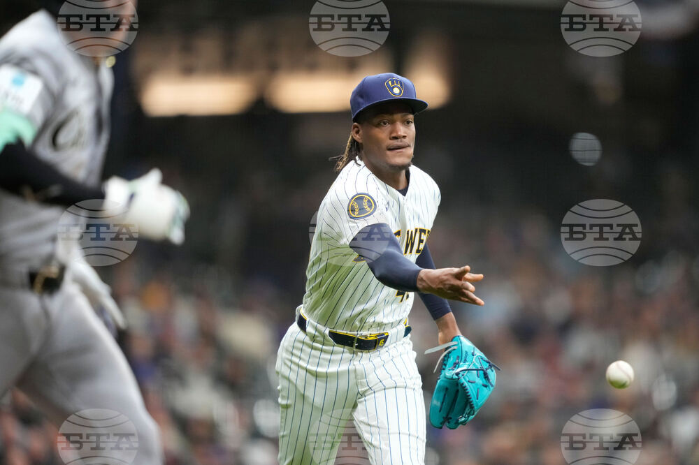 White Sox Brewers Baseball