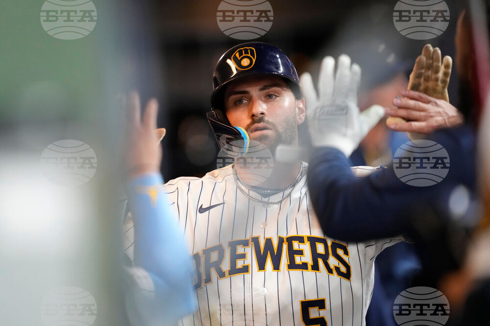 White Sox Brewers Baseball