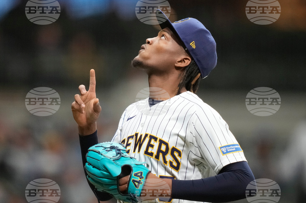 White Sox Brewers Baseball