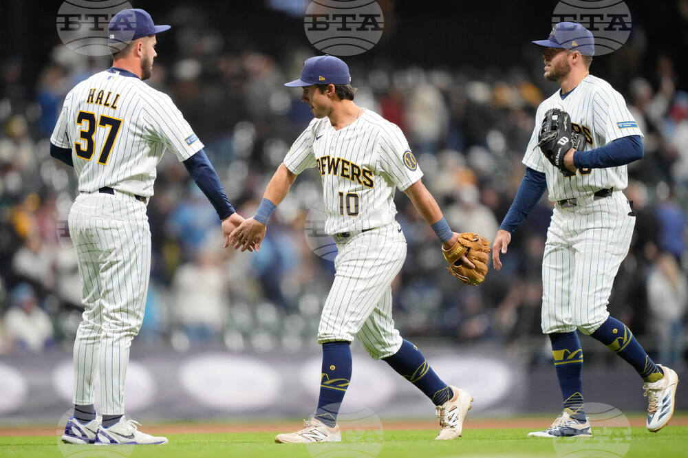 White Sox Brewers Baseball