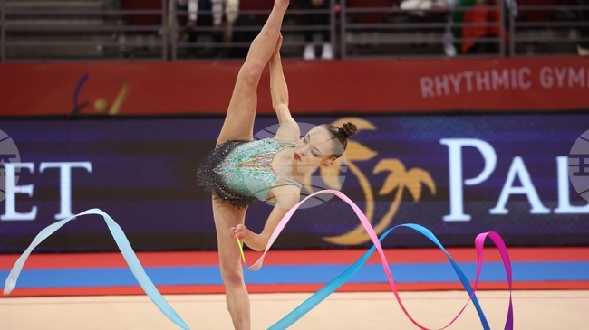 Стилияна Николова поведе в класирането след първия поток от втория ден на Световната купа по художествена гимнастика в София