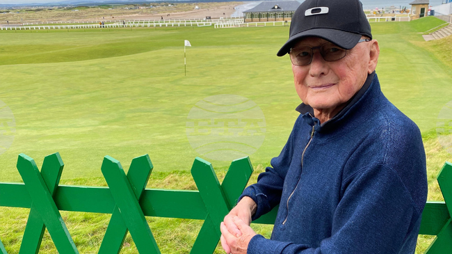 Актьорът Джеймс Толкан, известен с ролите си в "Топ Гън" и "Завръщане в бъдещето", почина на 94 г.