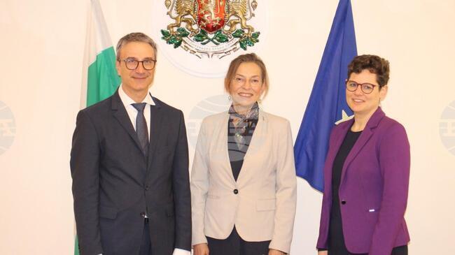 Енергийната сигурност и контрола над цените у нас бяха сред темите, обсъдени на среща между служебния министър на енергетиката и посланика на Германия