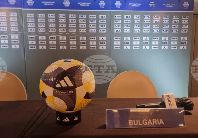 Делегатът на ФИФА лично занесъл топката на Владимир Николов в българската съблекалня