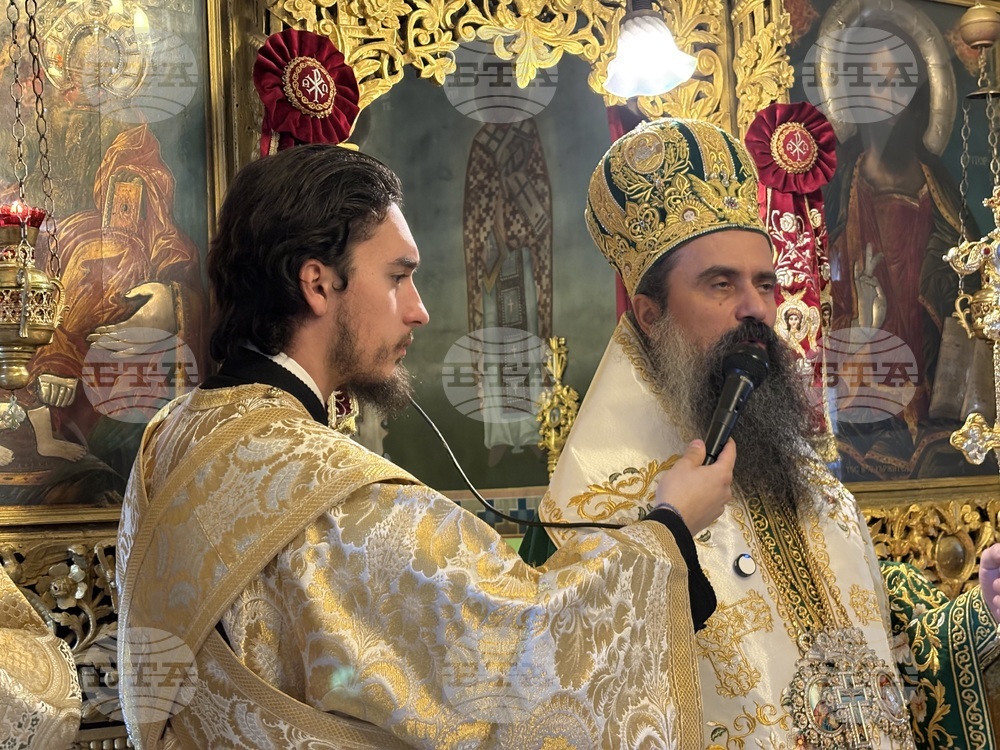 Самоков - патриарх Даниил - храм "Покров Богородичен" - литургия