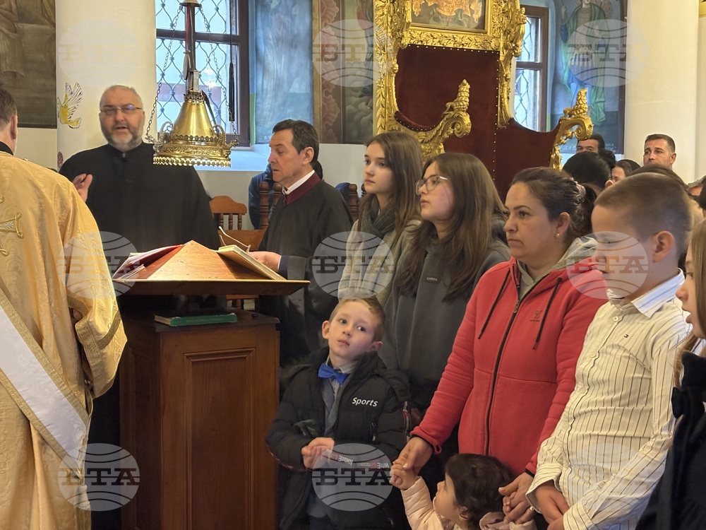 Самоков - патриарх Даниил - храм "Покров Богородичен" - литургия