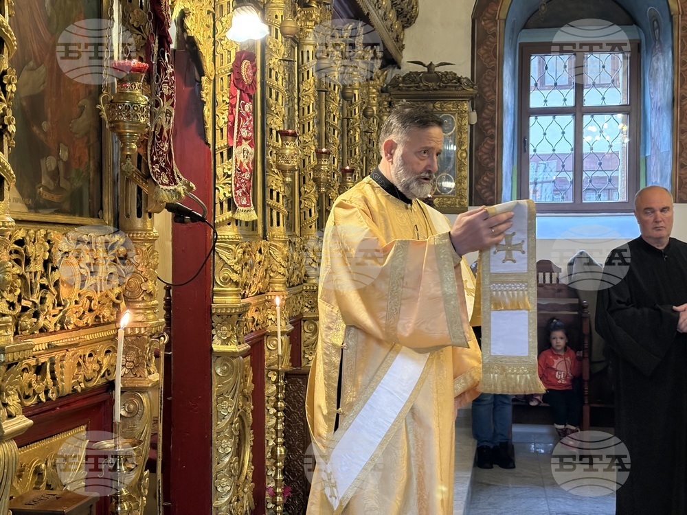 Самоков - патриарх Даниил - храм "Покров Богородичен" - литургия