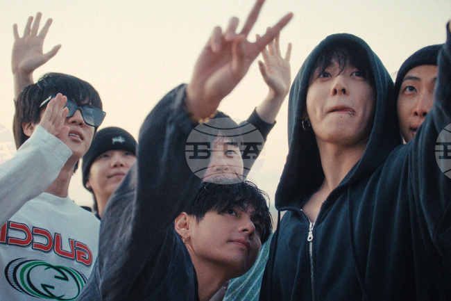 Кей-поп групата BTS оглави музикалните класации във Великобритания с новия си албум