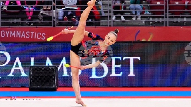Стилияна Николова се класира за финалите на бухалки и на лента на Световната купа по художествена гимнастика в Баку