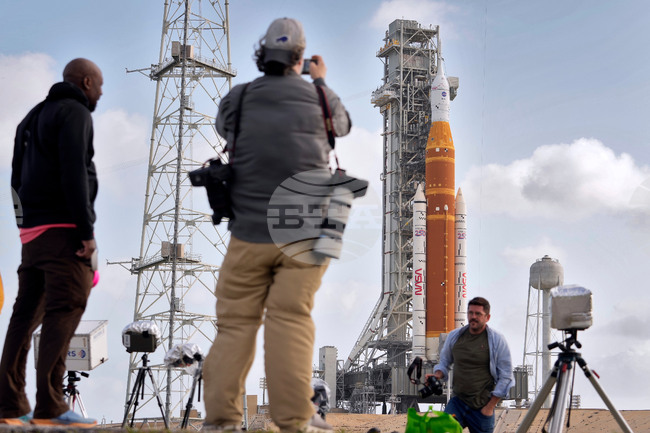 NASA Artemis Moonshot