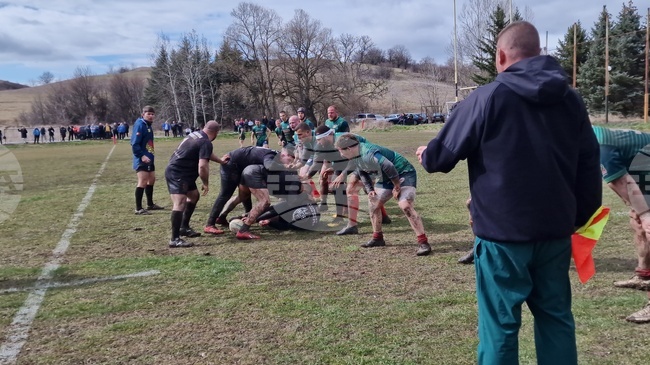 Балкански котки Берковица с убедителна победа в Перник срещу Валяците