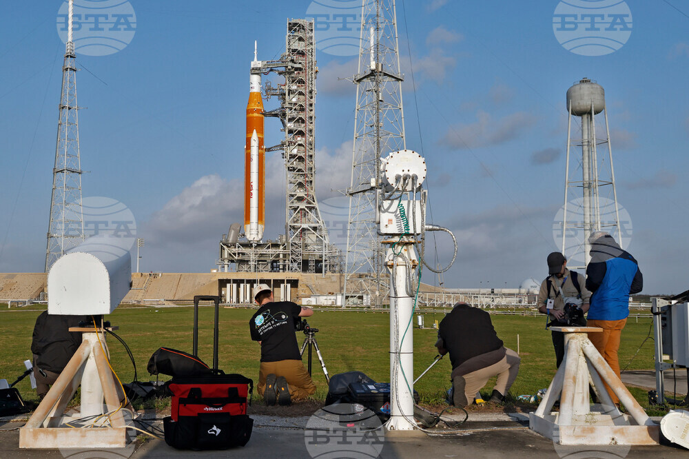 NASA Artemis Moonshot