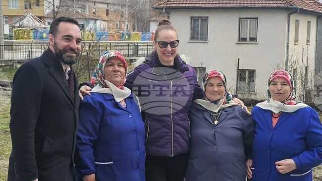 Smolyan Candidates of Continue the Change - Democratic Bulgaria Meet Residents of Dospat, Borino and Devin Municipalities