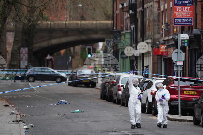 Повдигнати са обвинения на шофьора, който се вряза в пешеходци в английския град Дарби