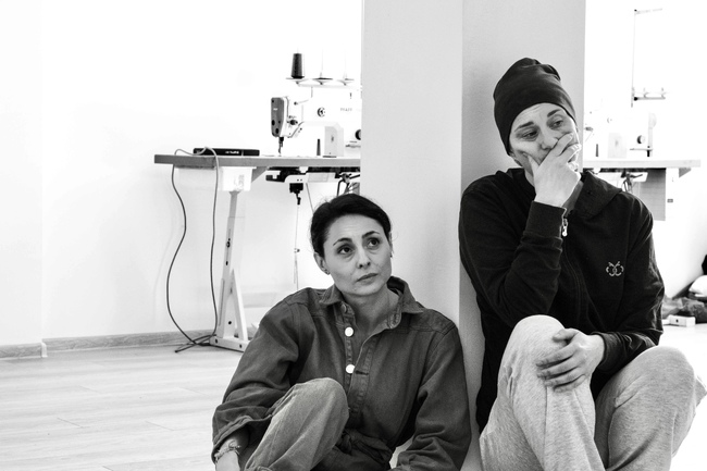 „Пукнатини“ на плевенския театър гостува в София на 27 април, ще се играе и в сливенския затвор