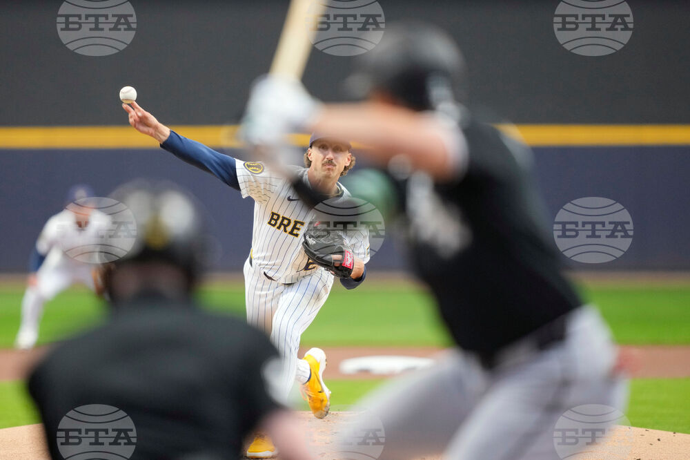 White Sox Brewers Baseball