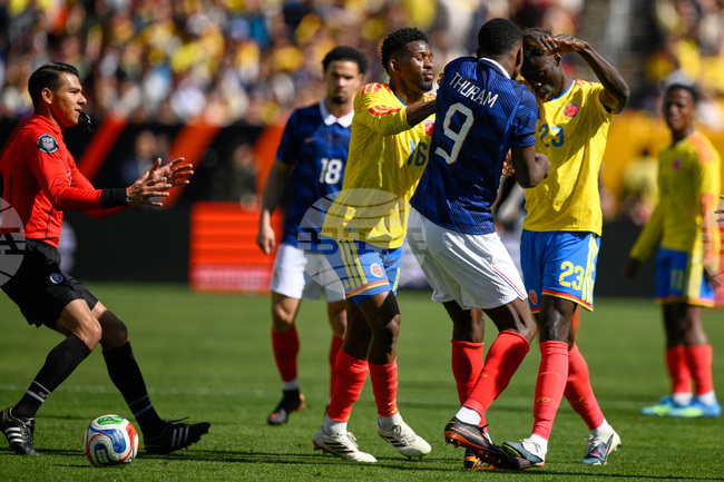  Дидие Дешан недоволства срещу грубата игра на Колумбия