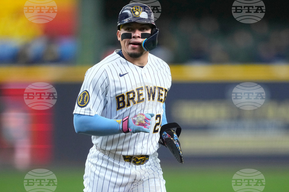 White Sox Brewers Baseball