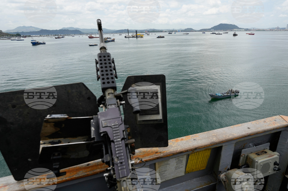 APTOPIX Panama US Warship