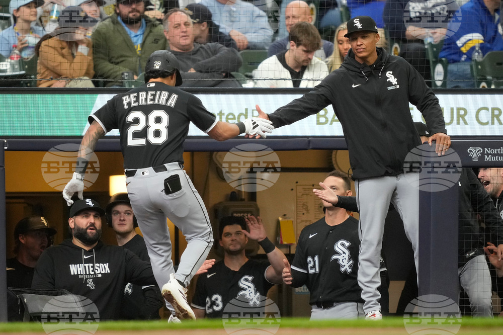White Sox Brewers Baseball