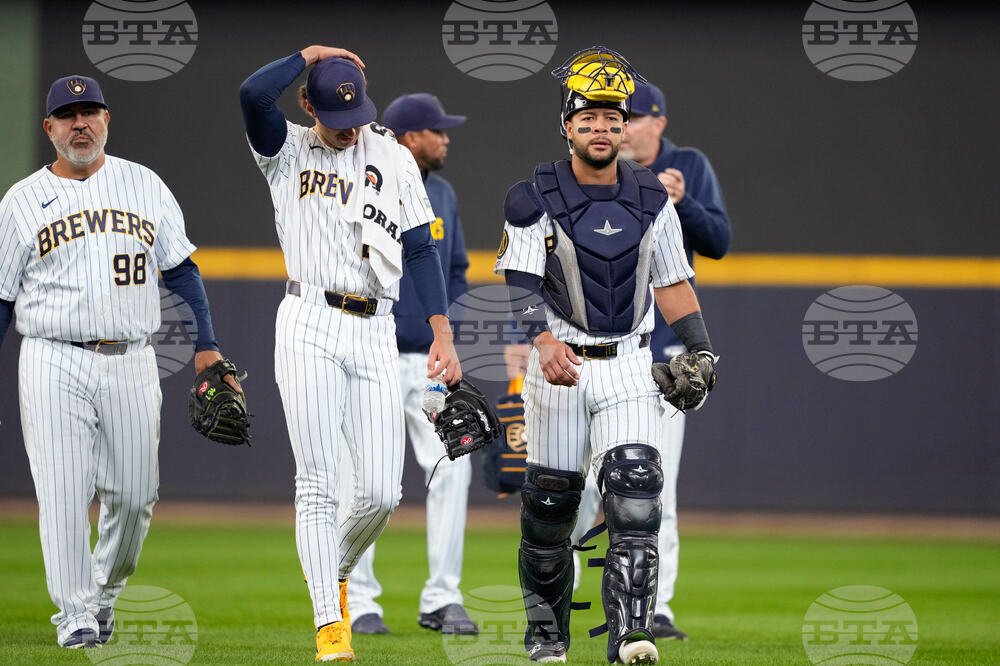 White Sox Brewers Baseball