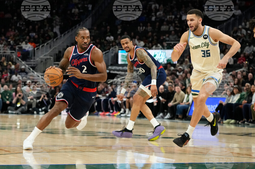 Clippers Bucks Basketball