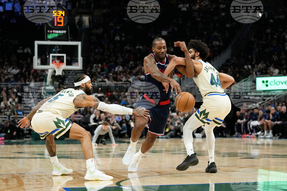 Clippers Bucks Basketball