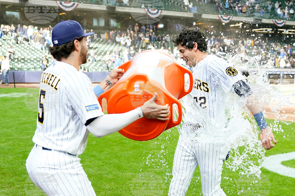 White Sox Brewers Baseball