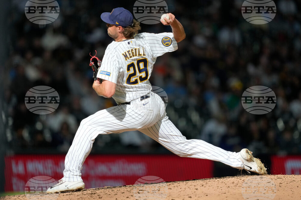 White Sox Brewers Baseball