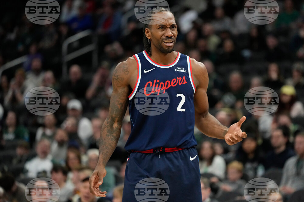 Clippers Bucks Basketball