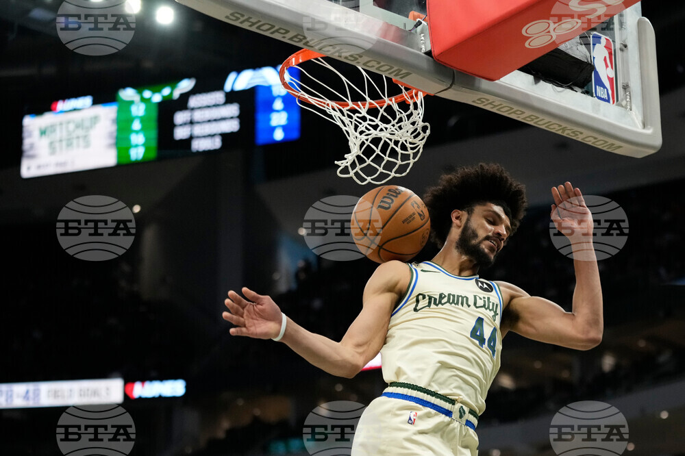 Clippers Bucks Basketball