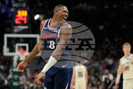 Clippers Bucks Basketball