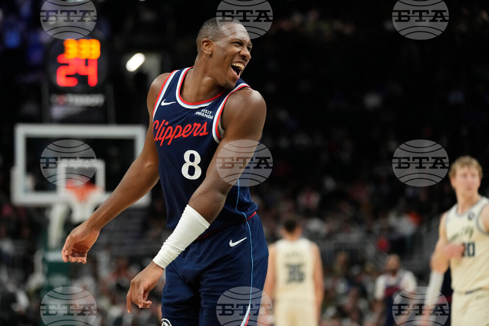 Clippers Bucks Basketball