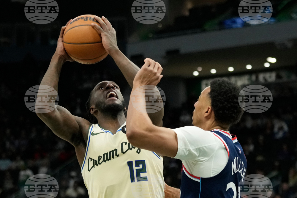 Clippers Bucks Basketball