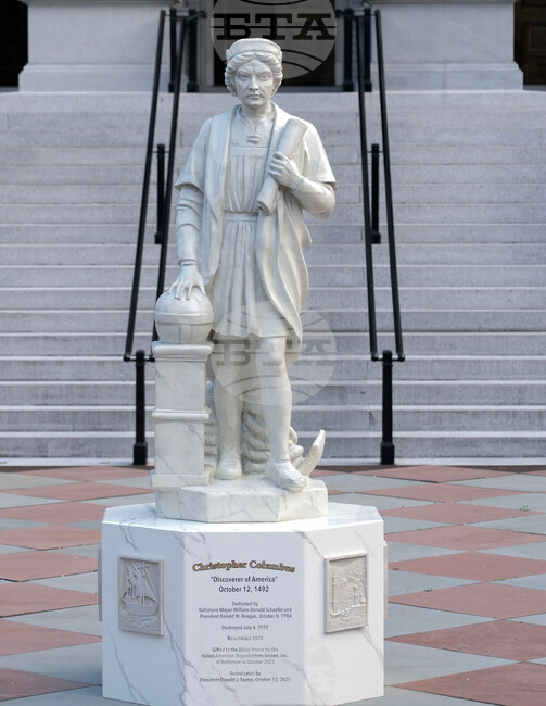 Trump Columbus Statue