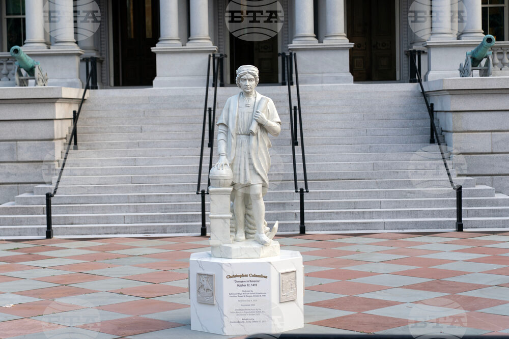 Trump Columbus Statue