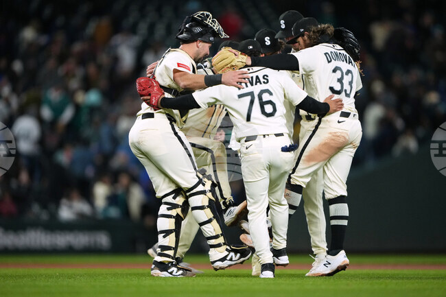 Guardians Mariners Baseball