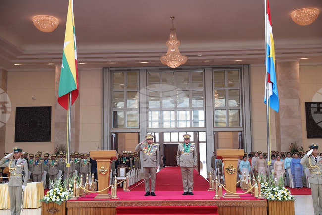 Ръководителят на военната хунта в Мианма се оттегли от поста главнокомандващ въоръжените сили, за да участва в президентските избори