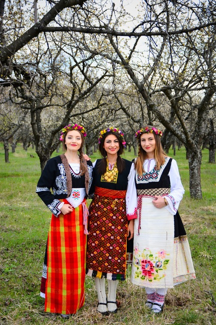 Община Ловеч: Фолклор, млади таланти и концертна програма ще изпълнят съботния ден на Цветница 2026