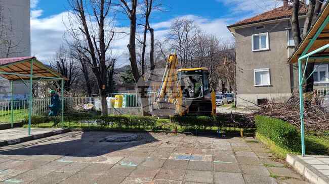 Санирането на Детска градина "Асенова крепост" в Асеновград започна, предвижда се и нова яслена група
