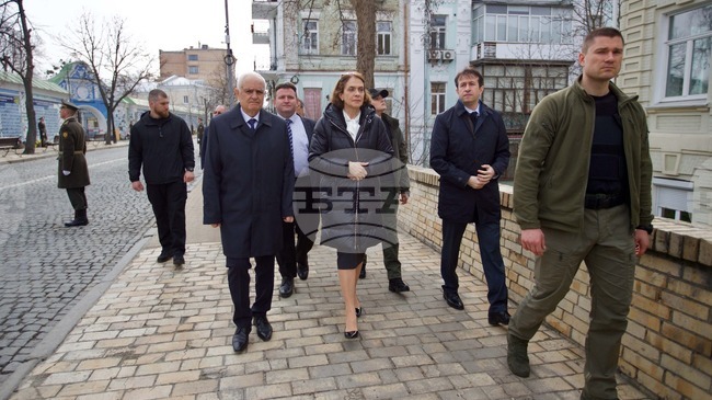 Ужасите на войната са ежедневие за украинците, заяви служебният министър на външните работи Надежда Нейнски в Киев