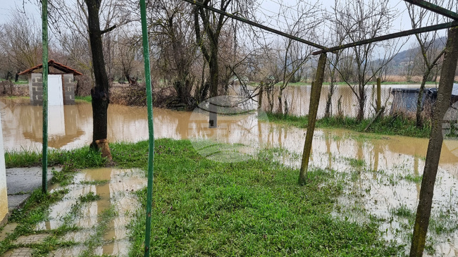 Водата в Априлово след наводнението бавно се оттегля; щети има по джамията, къща и 24 частни двора 